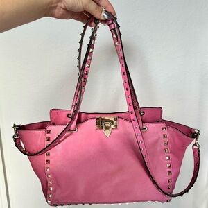Authentic VALENTINO Garavani Pink Leather Rockstud Trapeze Small Tote Bag 💕